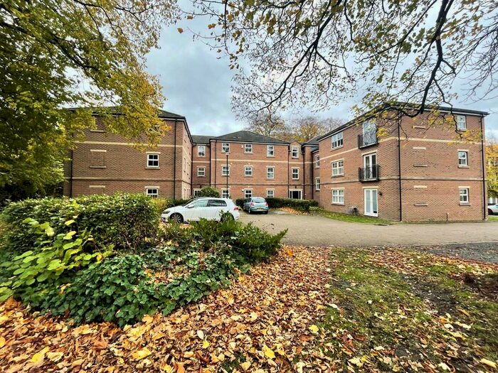 2 Bedroom Flat To Rent In Lawson Wood Court, Leeds, Meanwood, LS6