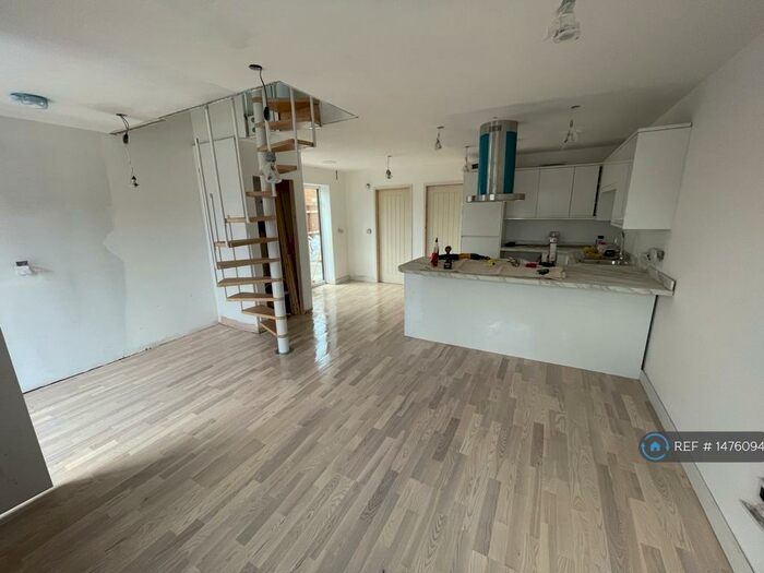 3 Bedroom Bungalow To Rent In The Coppice, Thurmaston, Leicester, LE4