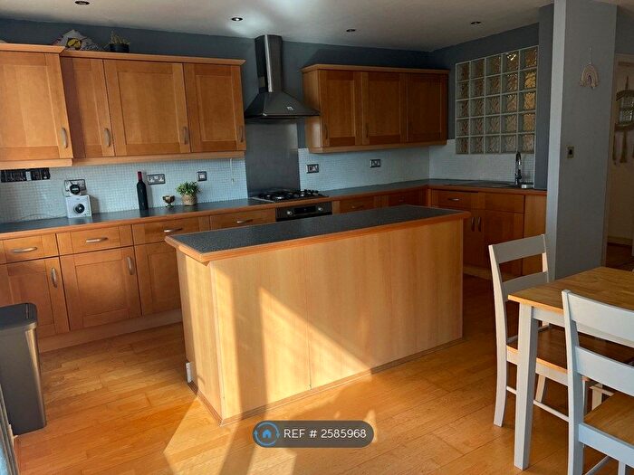 1 Bedroom Flat To Rent In The Coliseum, London, N8