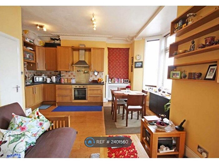 1 Bedroom Flat To Rent In North End Road, London, W14
