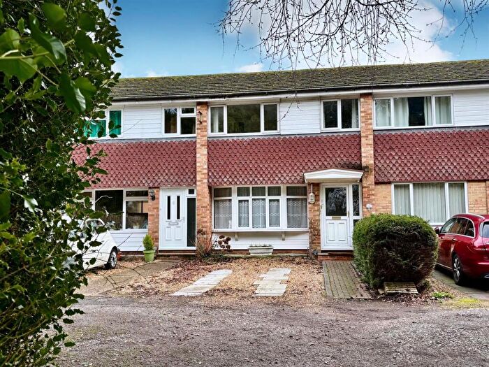 3 Bedroom House For Sale In The Grove, Frimley, Camberley, GU16