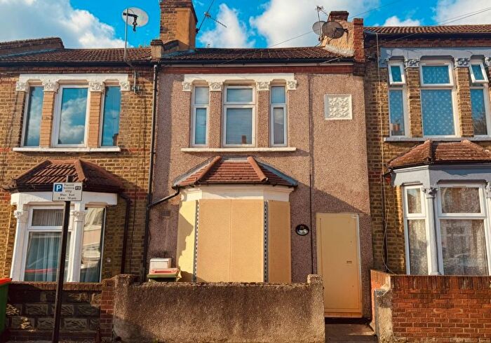 2 Bedroom Terraced House For Sale In Khartoum Road, Plaistow, London, E13