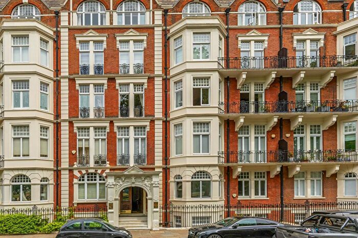 3 Bedroom Flat For Sale In Franklins Row, London, SW3