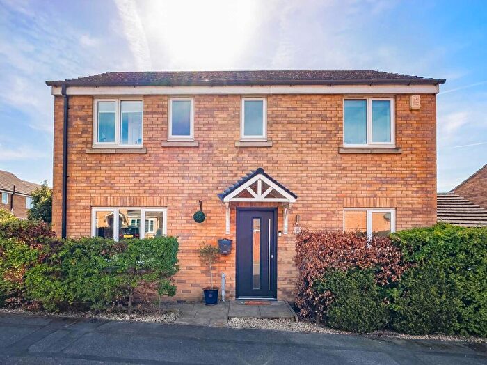 3 Bedroom Detached House For Sale In Burnleys Mill Road, Gomersal, BD19