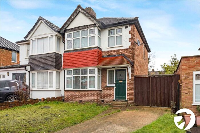 3 Bedroom Semi Detached House For Sale In Edison Grove, Plumstead, London, SE18