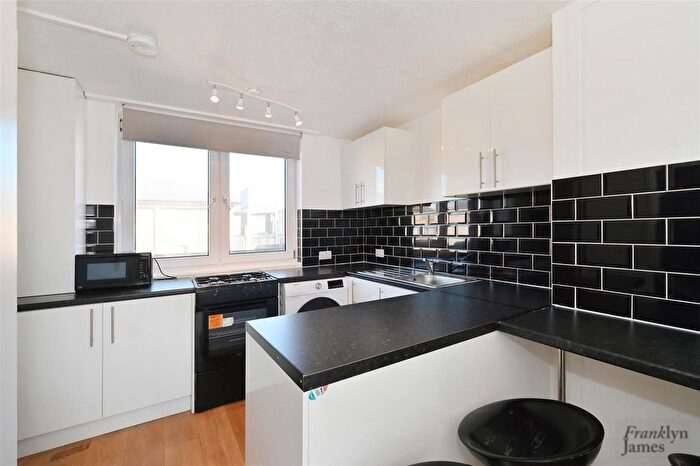 3 Bedroom Property To Rent In Seyssel Street, London, E14