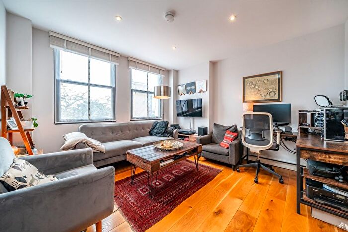 1 Bedroom Flat For Sale In London Road, Twickenham, TW1
