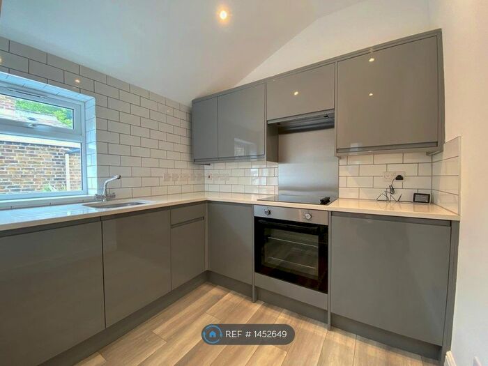 1 Bedroom Flat To Rent In Chase Side, Enfield, EN2