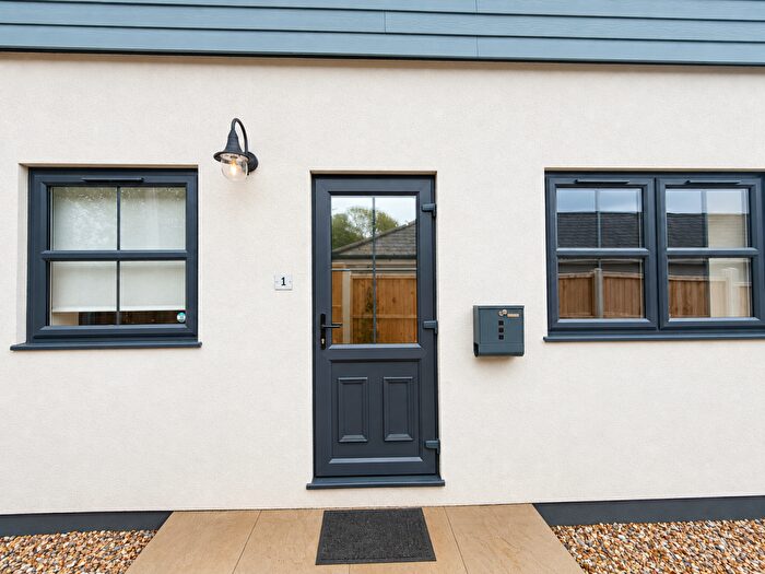 2 Bedroom Flat To Rent In Woodfield House, Tangmere Road, Chichester, Chichester, PO20