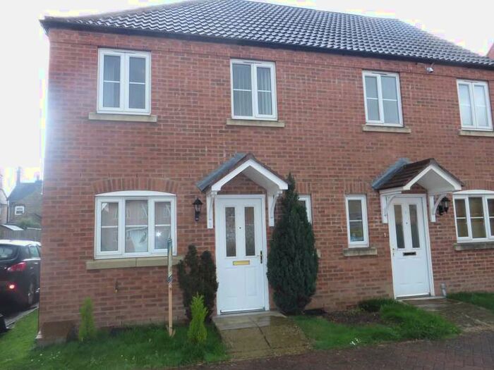 3 Bedroom Semi-Detached House To Rent In Thistle Gardens, Spalding, PE11