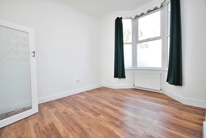 1 Bedroom Flat To Rent In Pellatt Road London, SE22