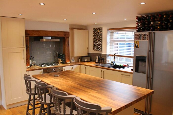 2 Bedroom Maisonette To Rent In Lower Road, Surrey Quays, SE8