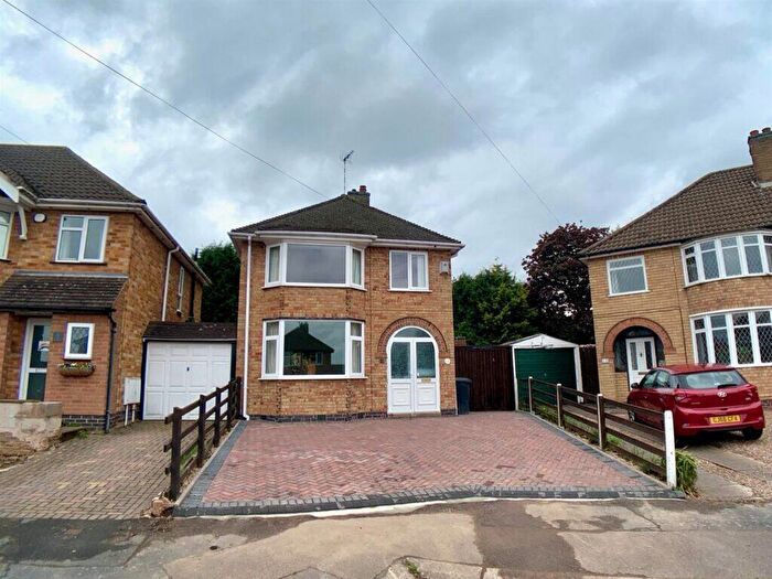 3 Bedroom Link Detached House To Rent In Barngate Close, Leicester, LE4