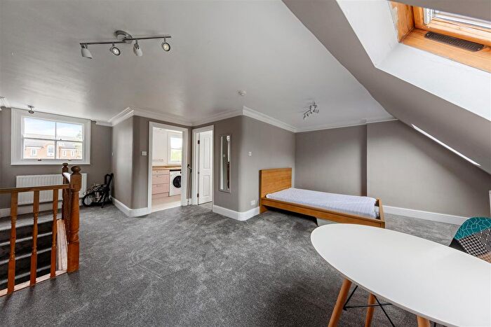 Studio To Rent In Knights Hill, London, SE27