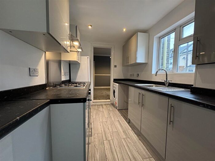 3 Bedroom Terraced House To Rent In Palmerston Road, Chatham, ME4