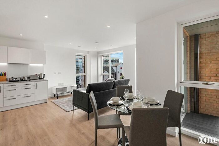 1 Bedroom Flat To Rent In Explorers Wharf, Thomas Road, E14