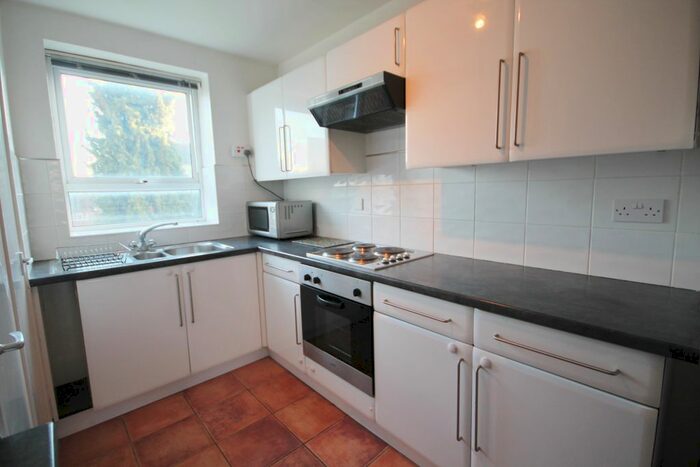 2 Bedroom Flat To Rent In Hollybank Court, London Road, Clarendon Park, Leicester, LE2