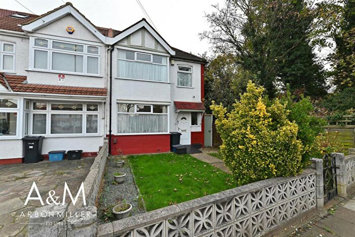 3 Bedroom End Of Terrace House For Sale In Craven Gardens, Barkingside, IG6