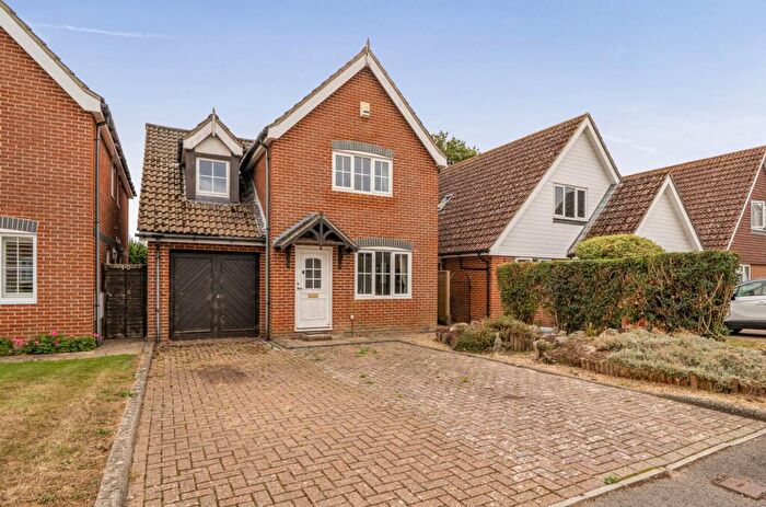 4 Bedroom Detached House For Sale In Oak Tree Lane, Woodgate, PO20