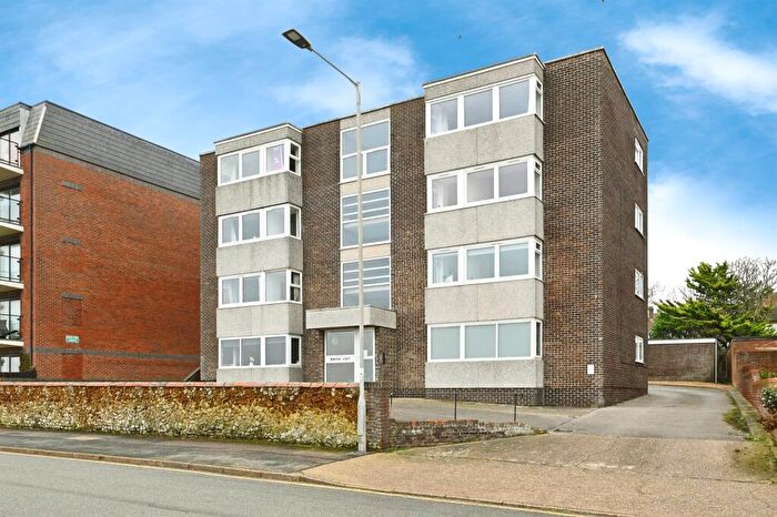 2 Bedroom Flat To Rent In Cliff Parade, Hunstanton, PE36