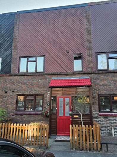 3 Bedroom House To Rent In Renfrew Close, Cyprus, E6