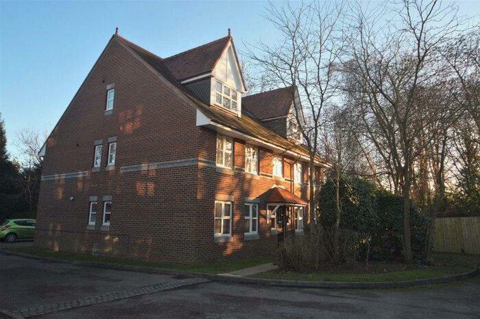 2 Bedroom Flat To Rent In The Brambles, St Albans, AL1