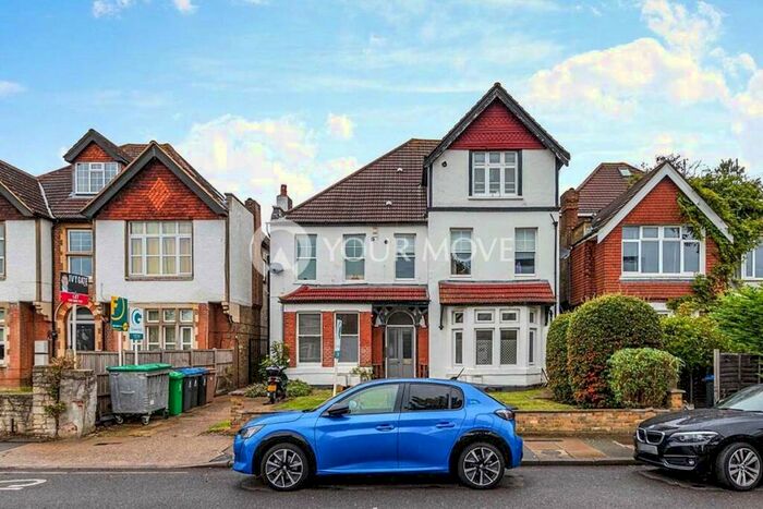 1 Bedroom Flat To Rent In Avenue South, Surbiton, KT5