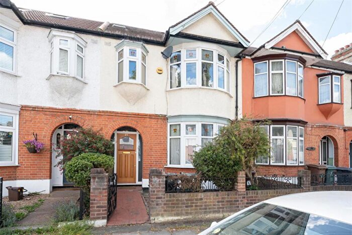 4 Bedroom House For Sale In Wadham Avenue, Walthamstow, E17