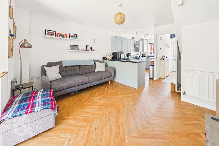 3 Bedroom End Of Terrace House For Sale In Carpenter Close, Wymondham, NR18