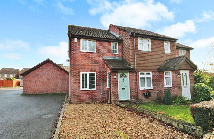 2 Bedroom End Of Terrace House For Sale In Leatherhead Gardens, Hedge End, SO30