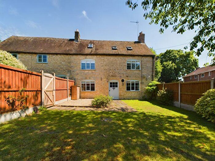 3 Bedroom Cottage To Rent In Pearcroft Road, Stonehouse, GL10