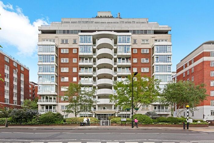 3 Bedroom Flat To Rent In Abbey Road, St Johns Wood, London, NW8