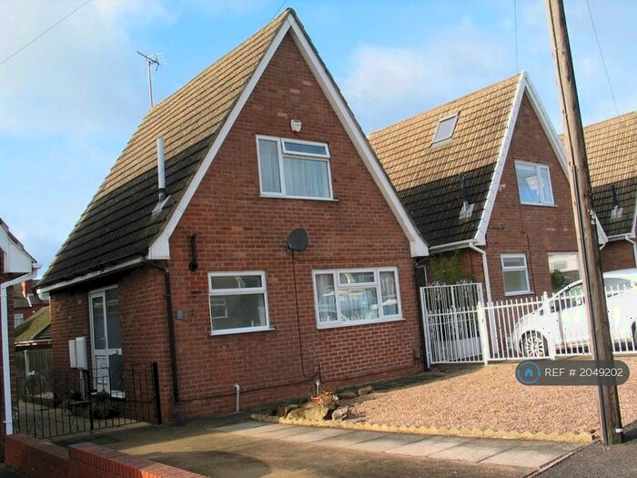 2 Bedroom Detached House To Rent In Park Close, Alfreton, NG16