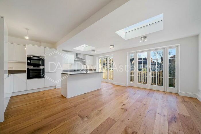 4 Bedroom End Of Terrace House To Rent In Cascade Avenue, Muswell Hill, N10