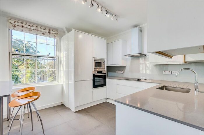 3 Bedroom Flat To Rent In North End House, Fitzjames Avenue, London, W14