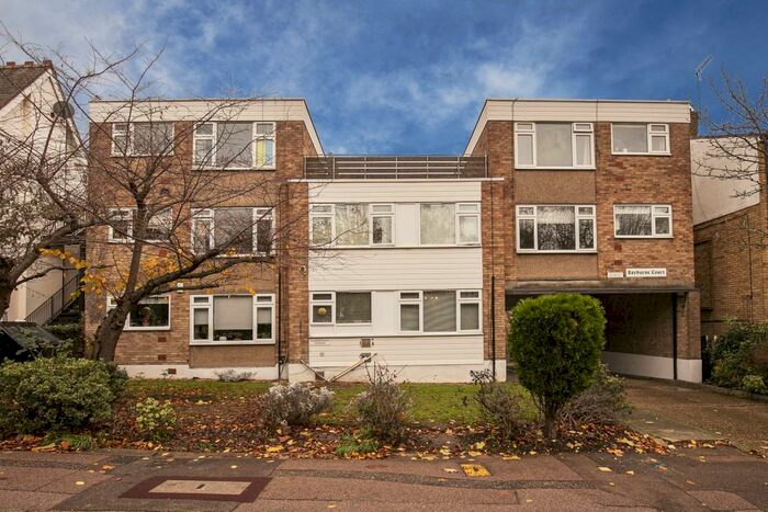 2 Bedroom Flat To Rent In Palmerston Road, Buckhurst Hill, IG9
