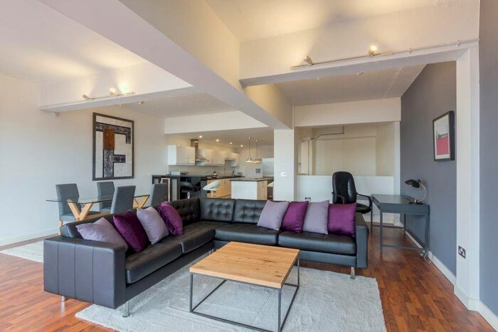 2 Bedroom Flat To Rent In Amazon Lofts, Tenby Street, B1