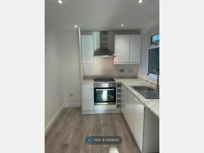 3 Bedroom Terraced House To Rent In Giants Grave Road, Neath SA11