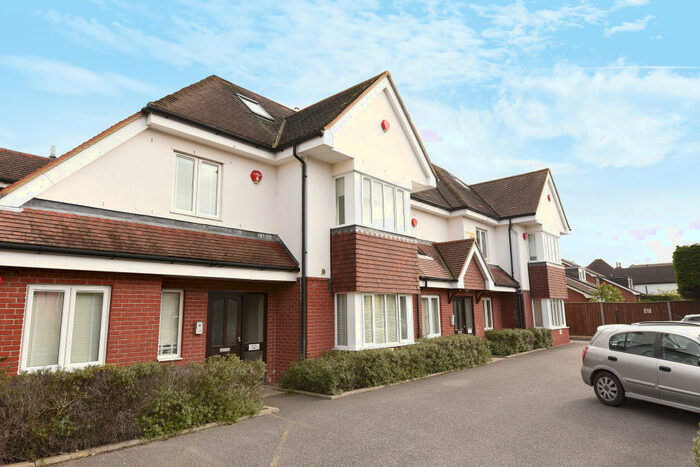 2 Bedroom Flat To Rent In Southampton Road, Lymington, SO41