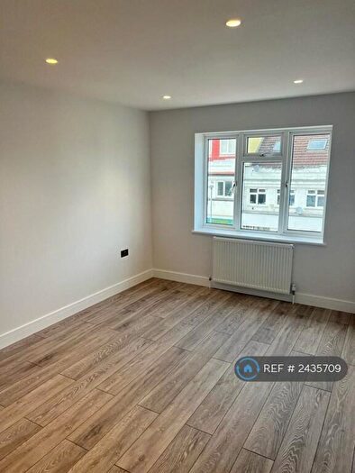 3 Bedroom Maisonette To Rent In Camellia Lane, Surbiton, KT5