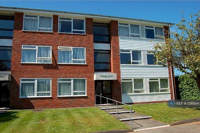2 Bedroom Flat To Rent In Blenheim Road, Barnet, EN5