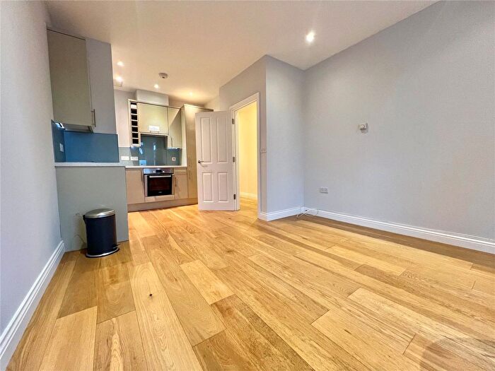 1 Bedroom Flat To Rent In Station Road, London, N22