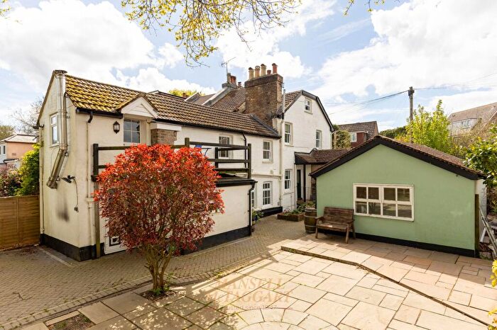 2 Bedroom End Of Terrace House For Sale In Phoenix Lane, Ashurst Wood, RH19