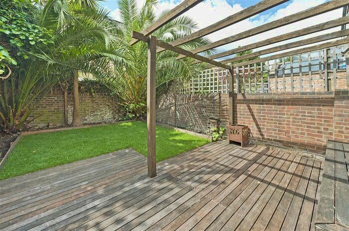 1 Bedroom Flat To Rent In St. Stephens Avenue, London, W12