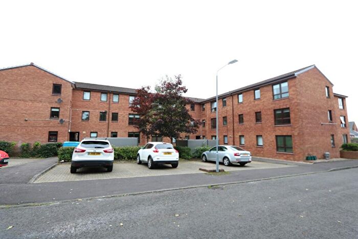 2 Bedroom Flat To Rent In Stonefield Park, Paisley, PA2