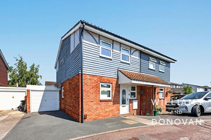 3 Bedroom Semi-Detached House For Sale In Soane Street, Basildon, SS13