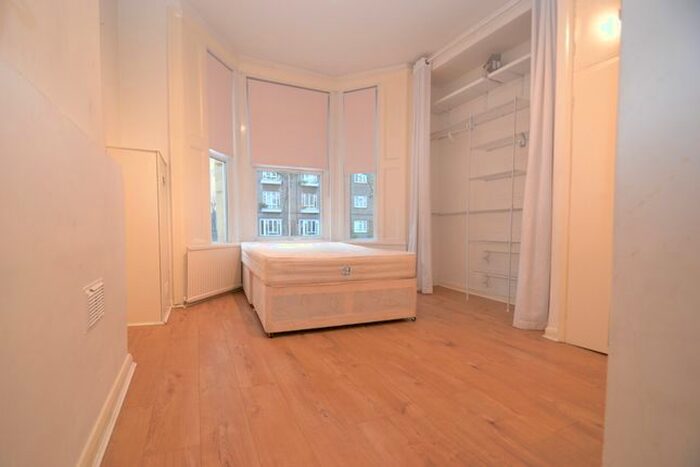 Studio To Rent In Ladbroke Grove, London, W10