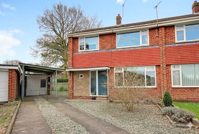 3 Bedroom Semi Detached House For Sale In Beechdale, Cottingham, HU16