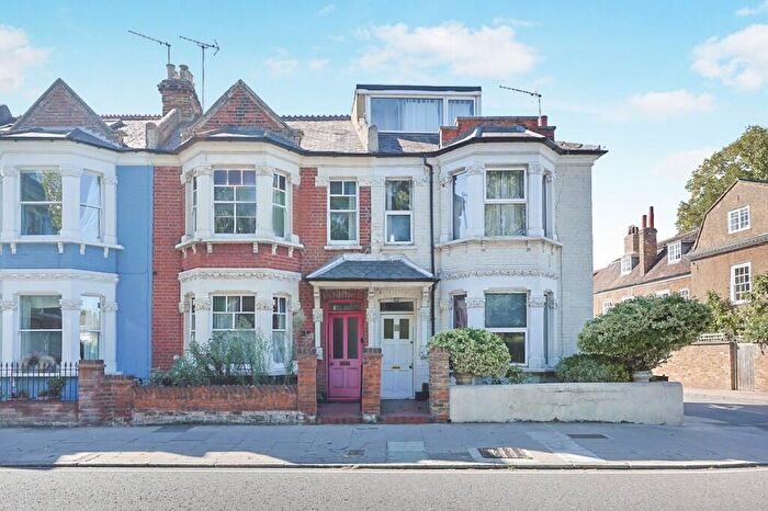 3 Bedroom Terraced House For Sale In Station Road, London, SW13