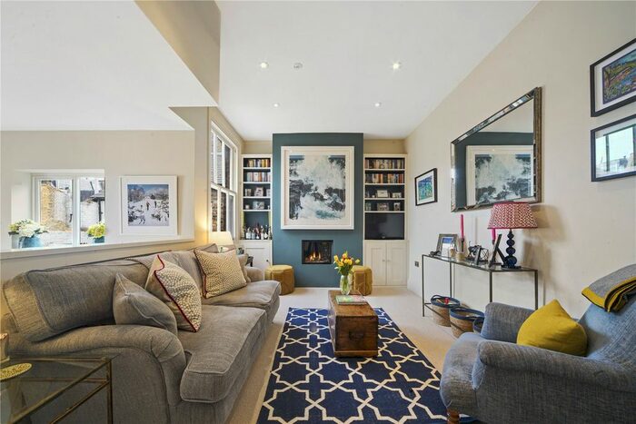 3 Bedroom Maisonette To Rent In Emu Road, Diamond Conservation Area, SW8